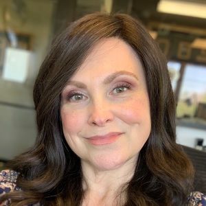 Meet your Posher, Lori